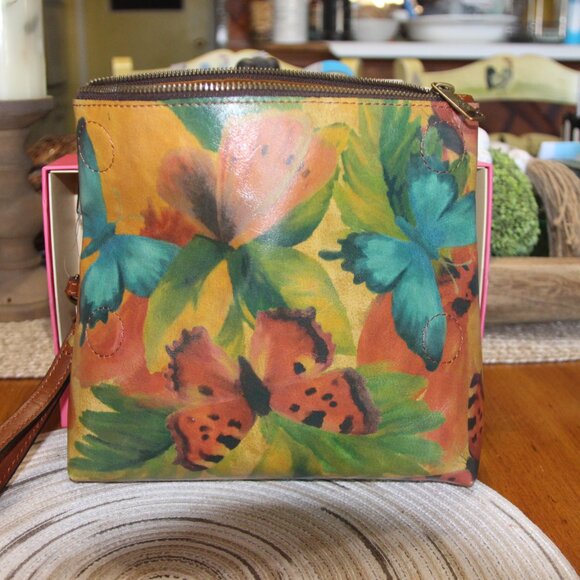 NWT Patricia Nash Watercolor Butterflies Clutch wristlet handbags. PRETTY,CLASSY - Picture 7 of 12
